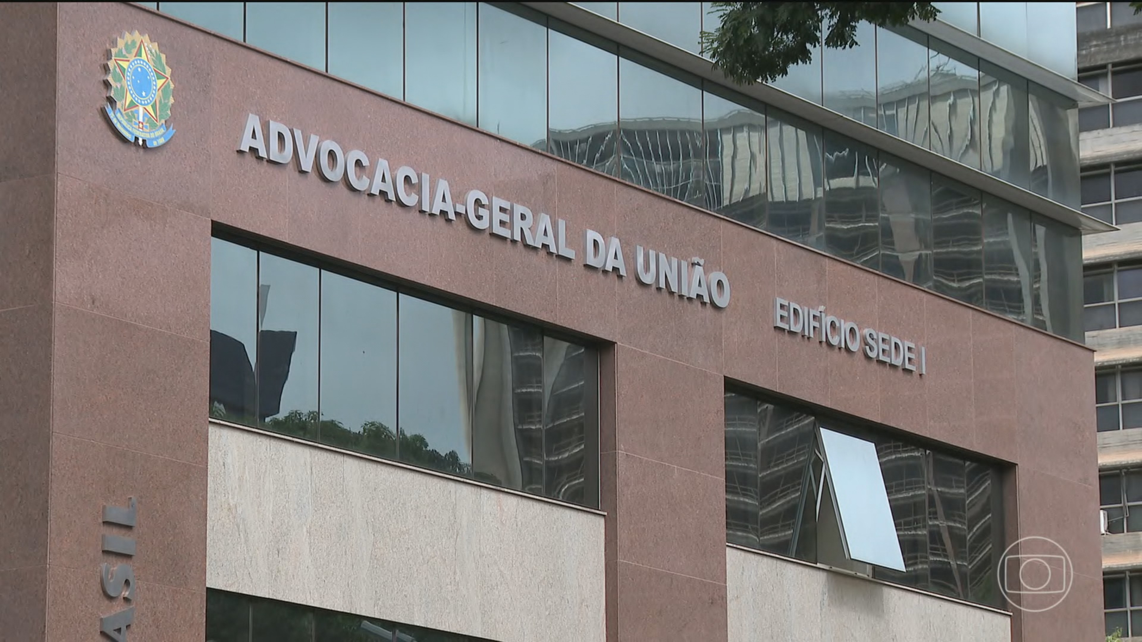 AGU pede bloqueio de R$ 190,3 milhões de suspeitos de integrar o crime organizado