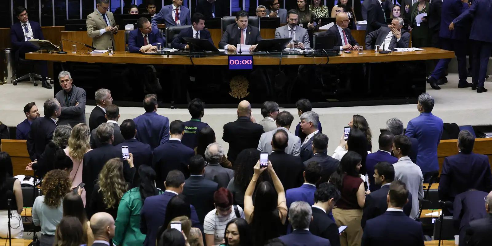 Davi Alcolumbre marca votação da PEC da escala 6x1 para quarta-feira no Senado