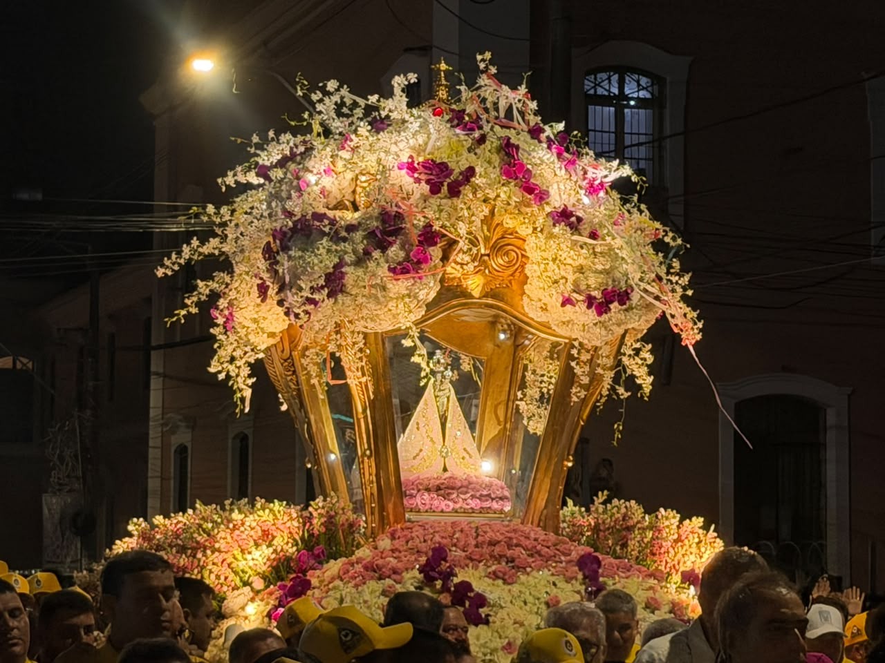 Círio de Nazaré: Transladação termina com chegada da Imagem Peregrina à Catedral