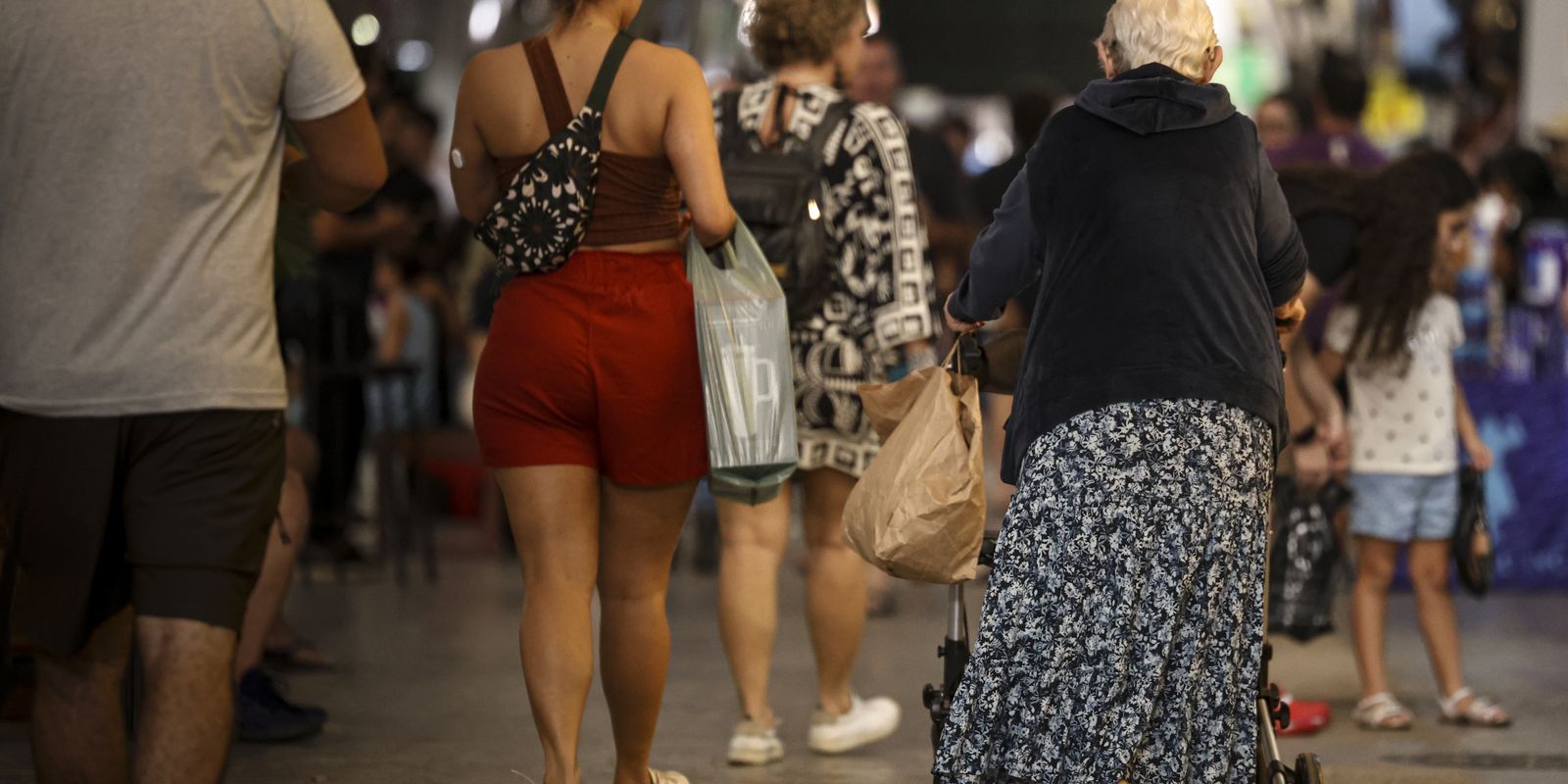 Corte de gastos públicos drástico pode atingir a área social, alertam economistas