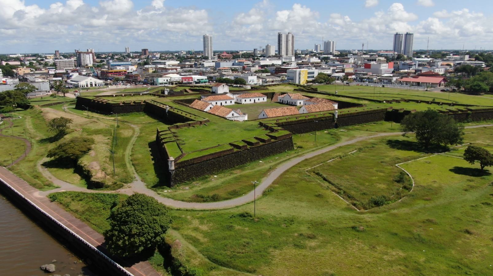 Governo transfere ponto facultativo no Amapá pelo Dia do Servidor Público