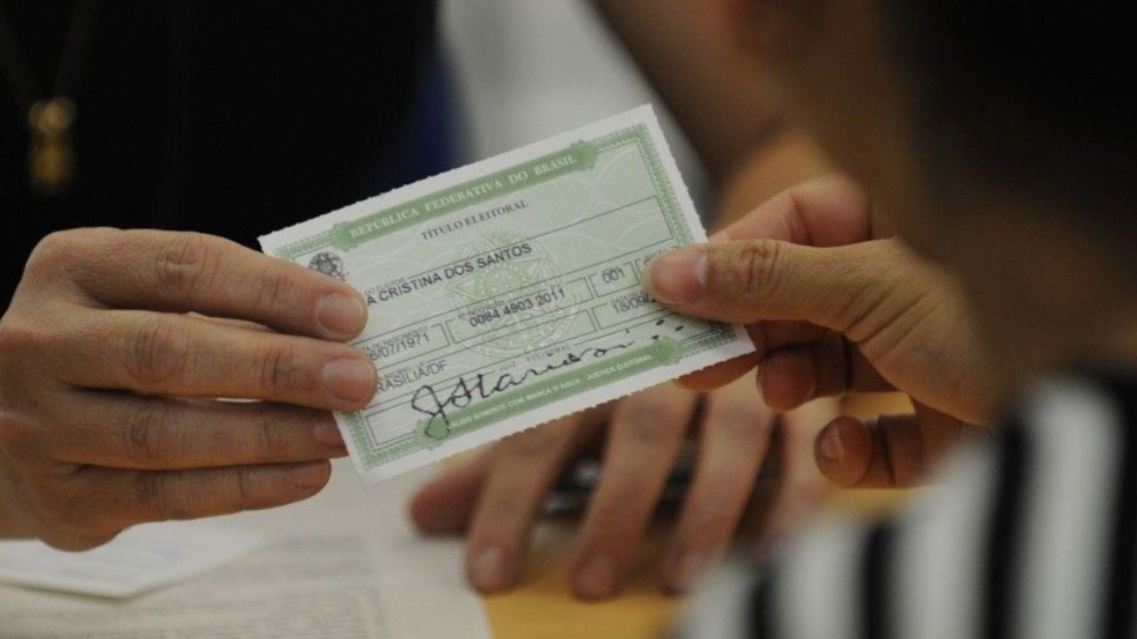 Entenda as regras do feriado eleitoral e os direitos de quem trabalha no domingo