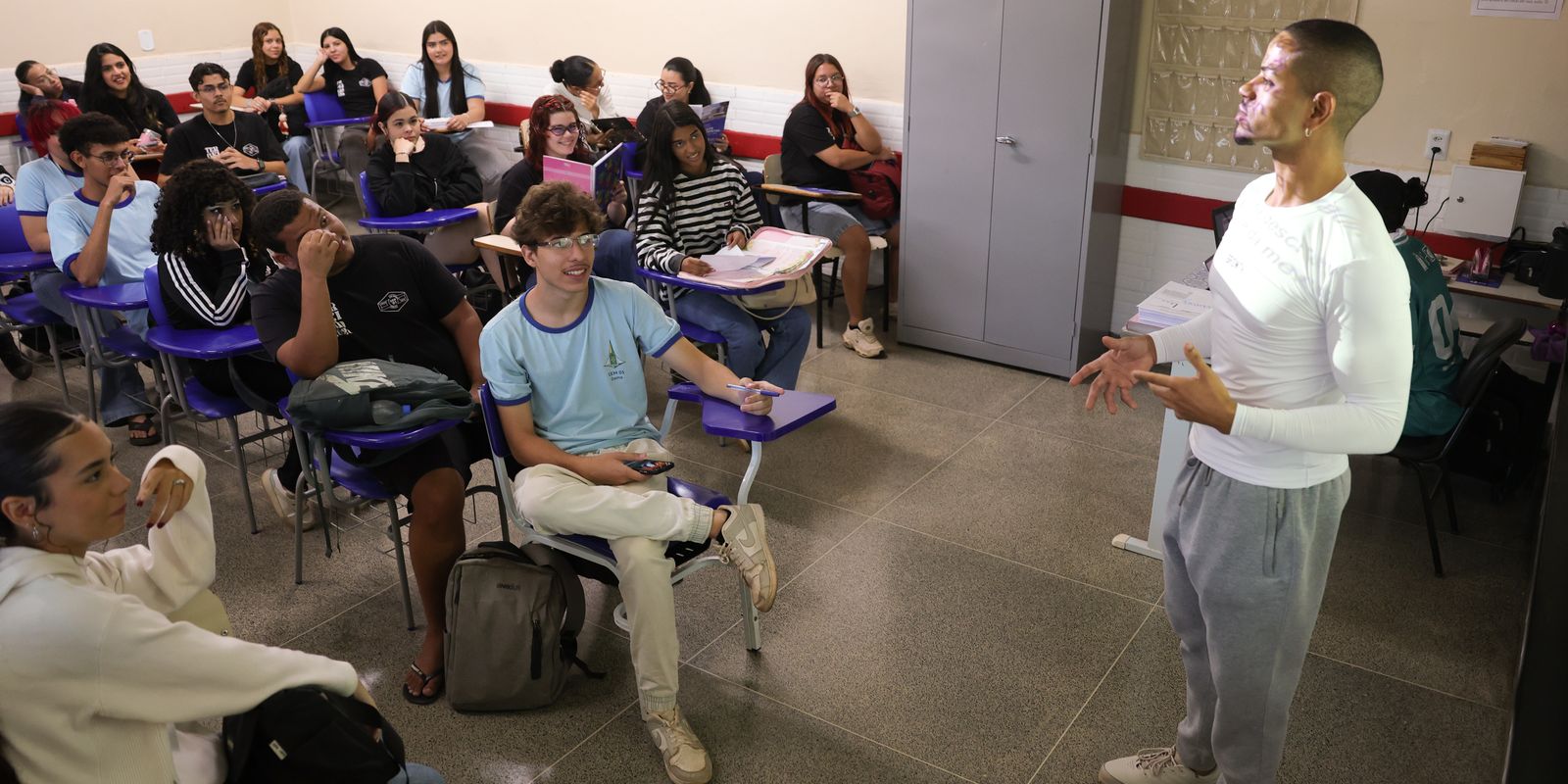 Enem 2026: inscritos automaticamente devem escolher o idioma da prova