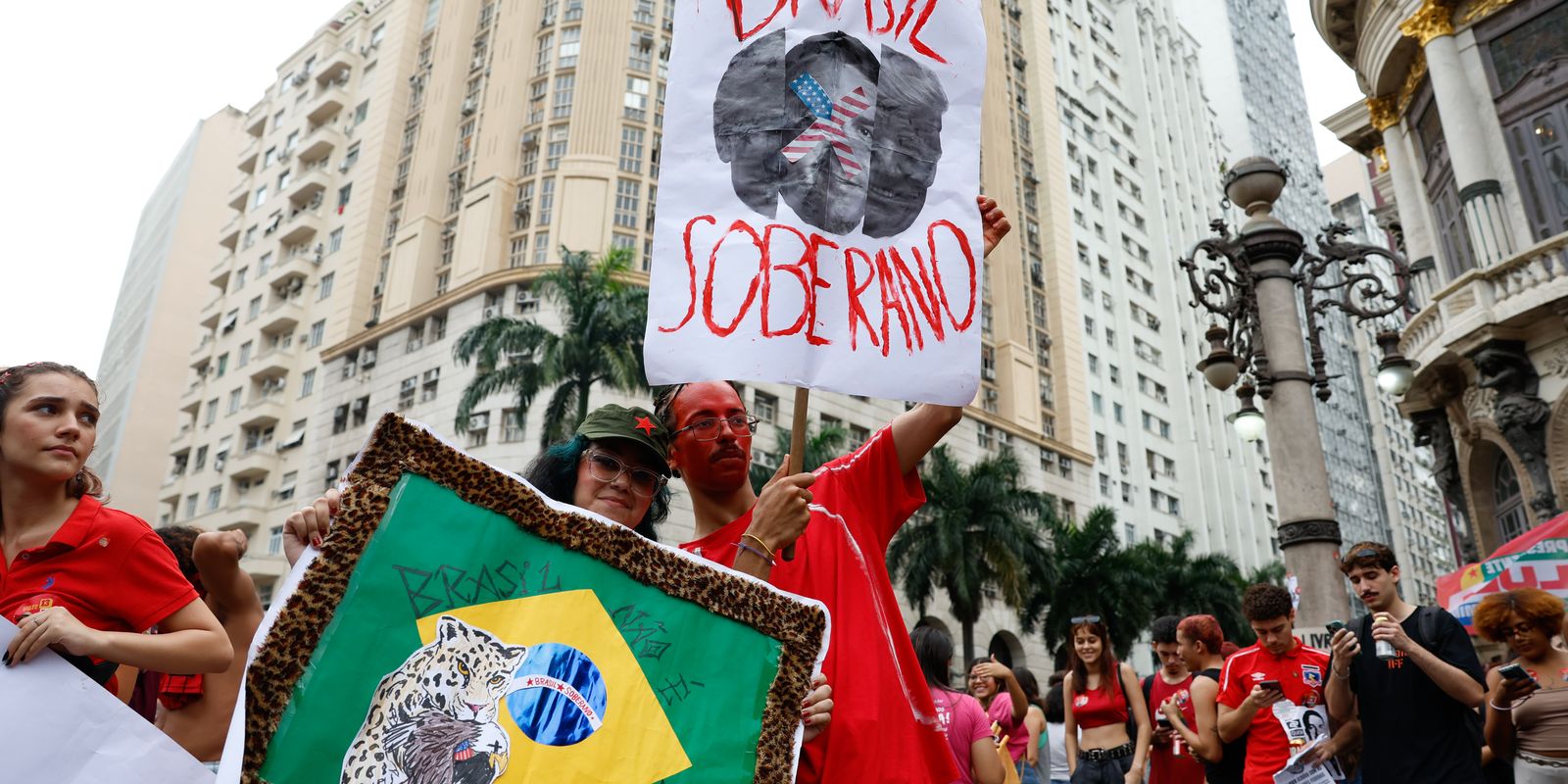 Estudantes realizam ato no Rio de Janeiro durante as eleições de 2026