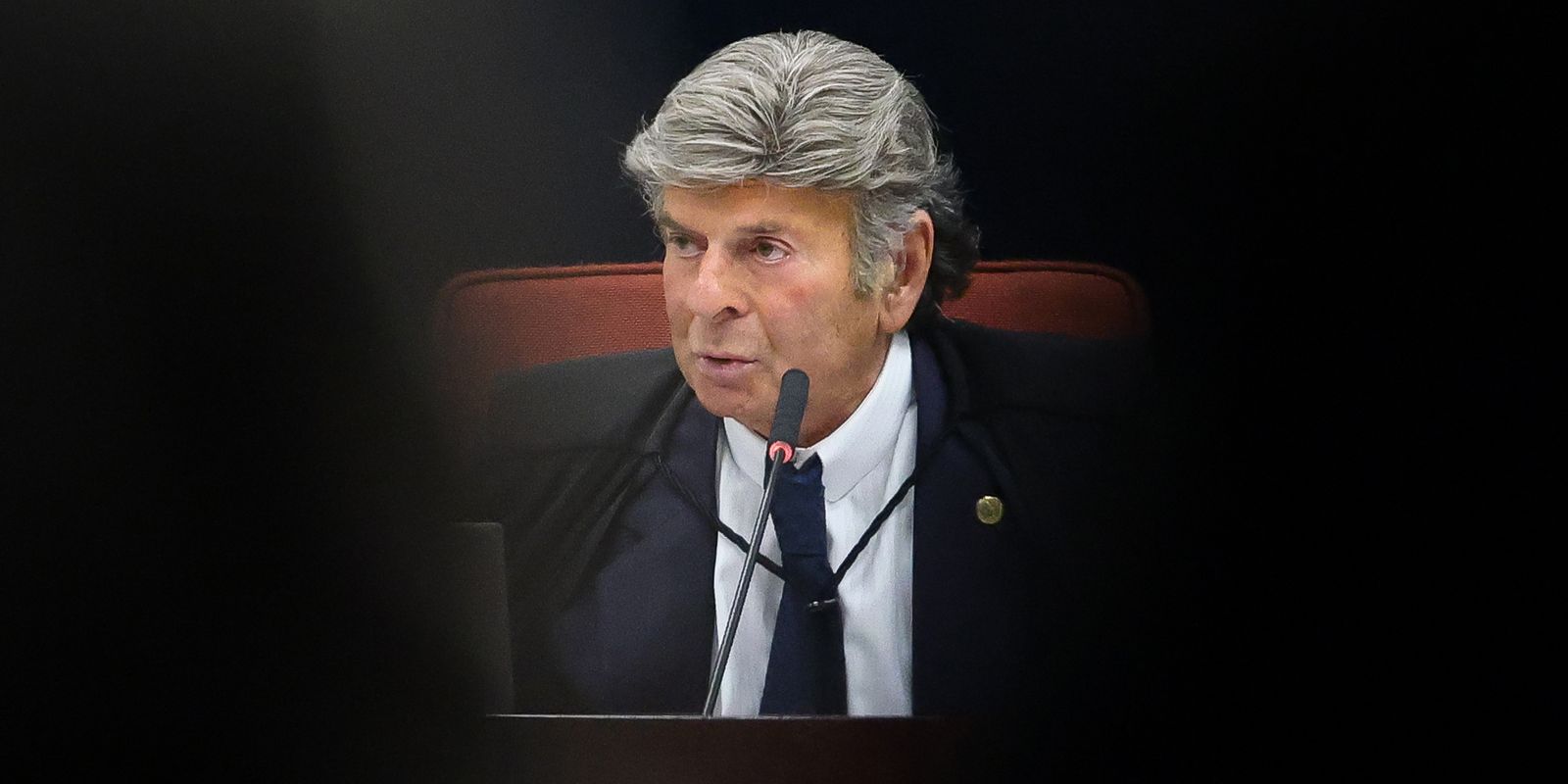 Fux solicita envio de processos contra Bolsonaro no STF