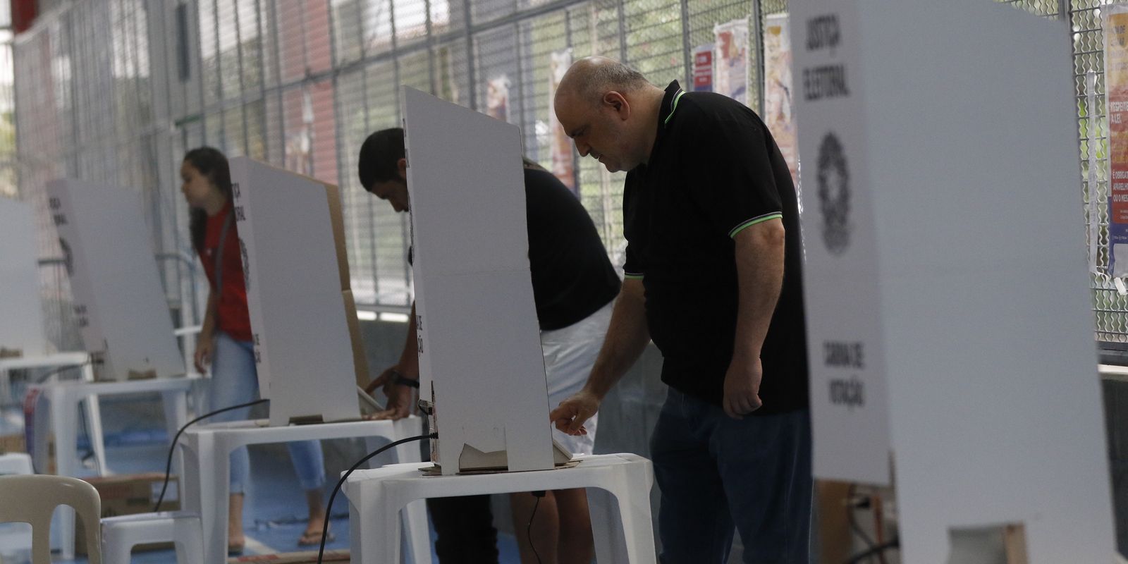 Eleitores prioritários têm direito a preferência nas urnas; veja as regras