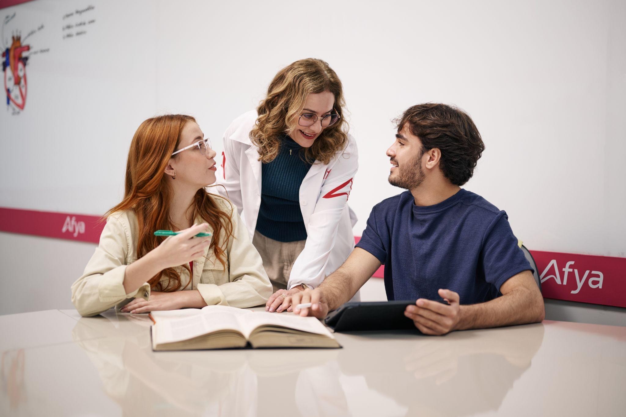Estudantes de medicina ganham novas portas para carreiras globais