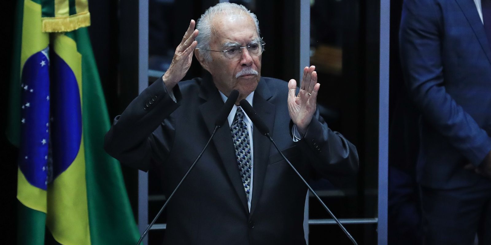 José Sarney é internado em UTI em São Luís após passar por cirurgia