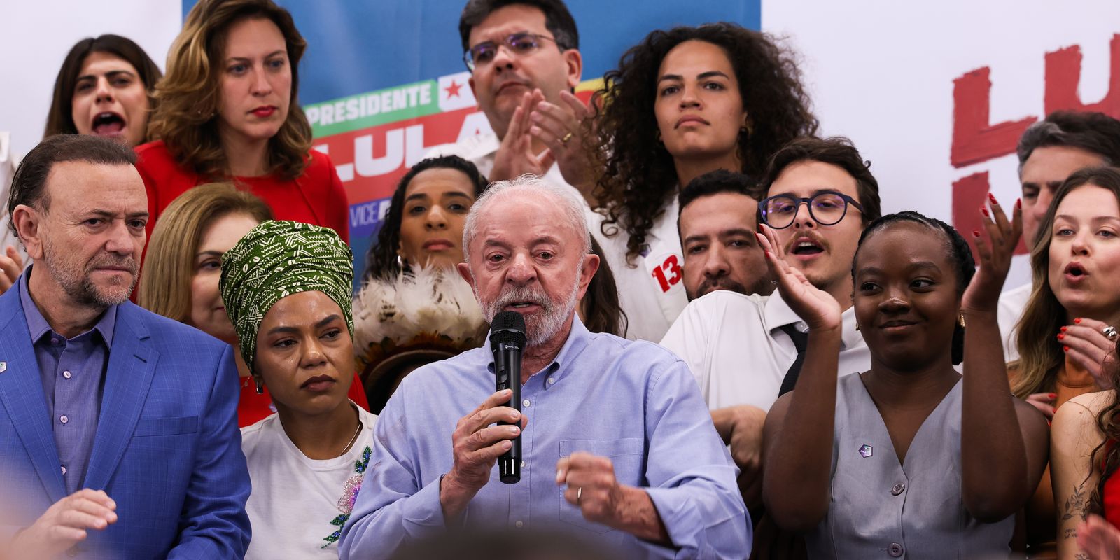 Lula desafia Flávio Bolsonaro a apoiar o fim da escala 6x1 no Congresso