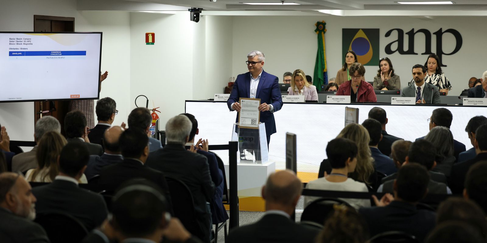 Leilão do pré-sal termina com sete blocos arrematados e arrecada R$ 530 milhões