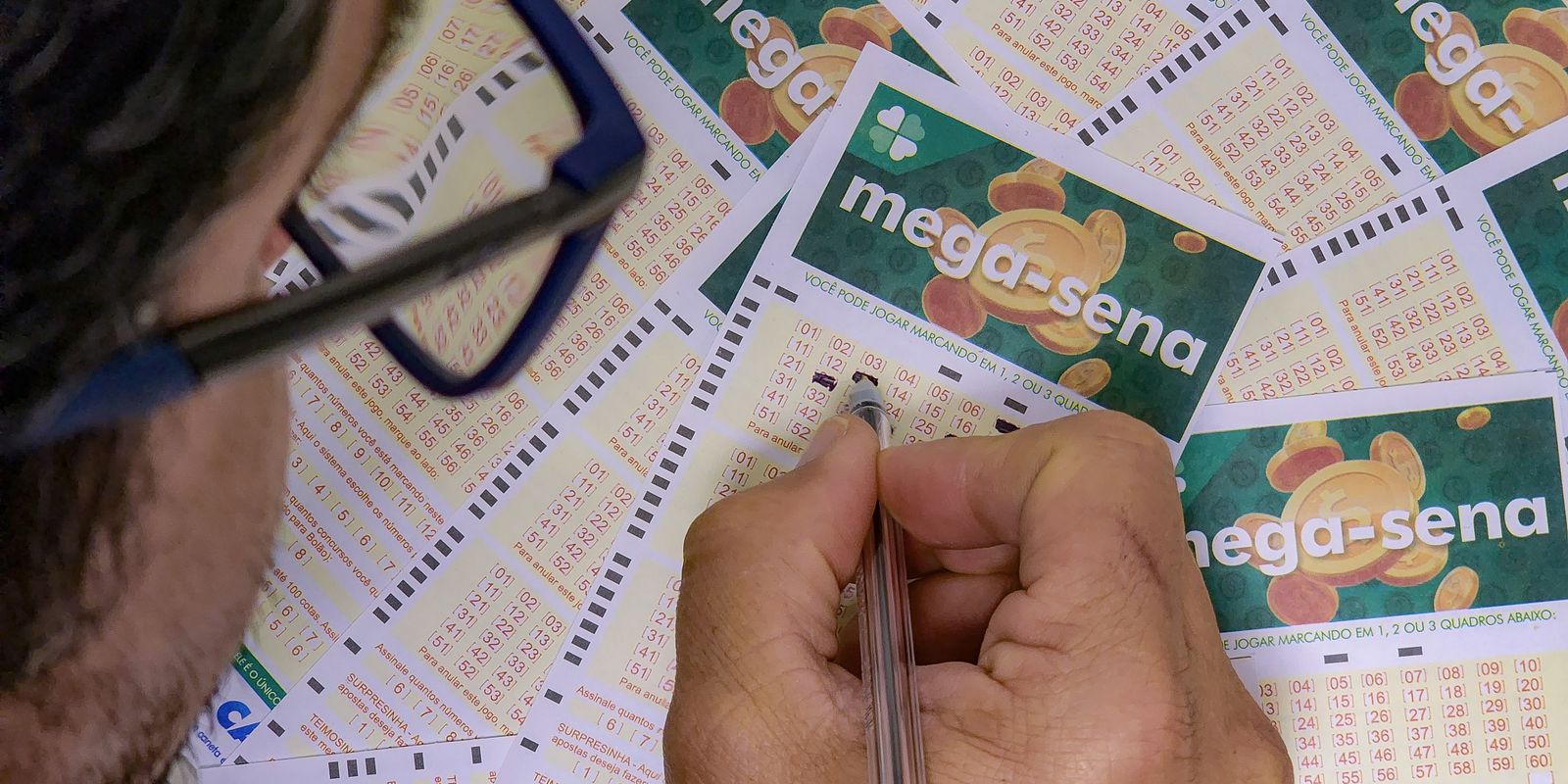 Mega-sena acumula e prêmio chega a R$ 230 milhões