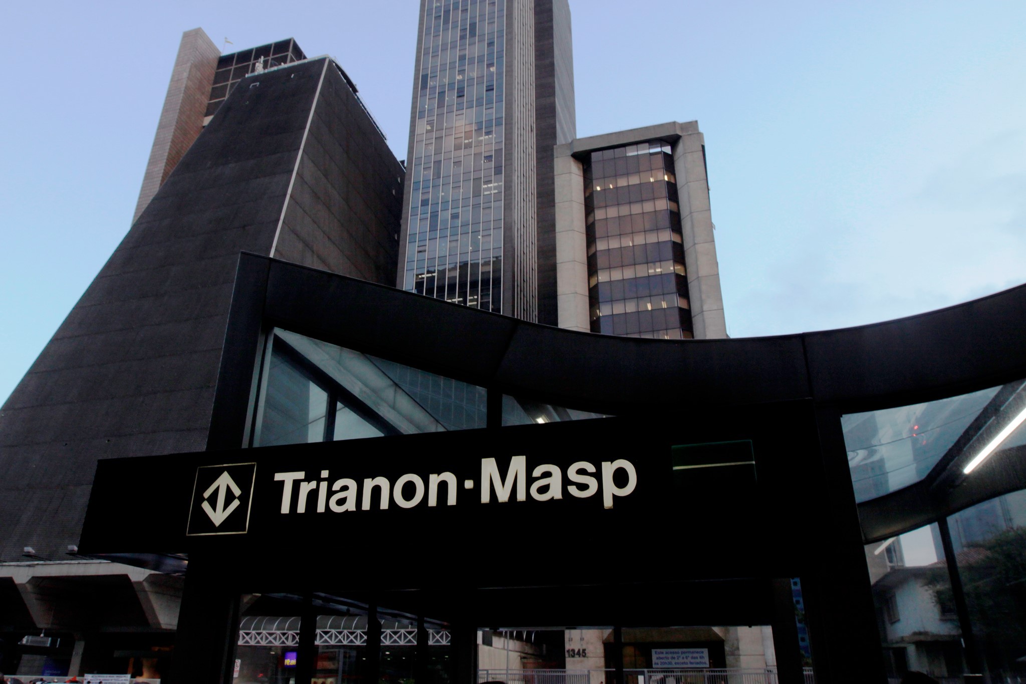 Metrô de São Paulo fecha estação Trianon-Masp durante ato na Avenida Paulista