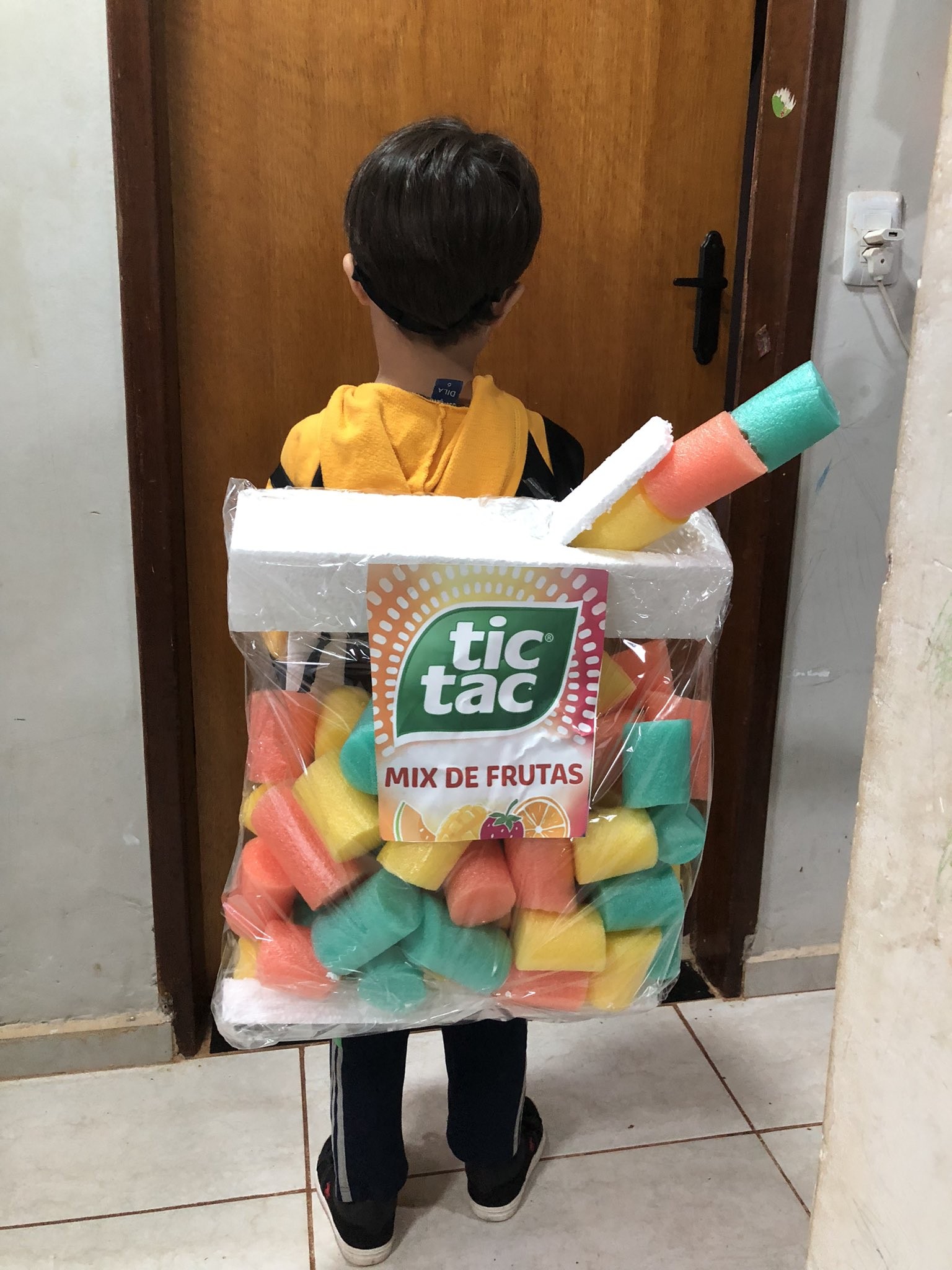 A criatividade sem limites de pais e mães na febre da mochila maluca