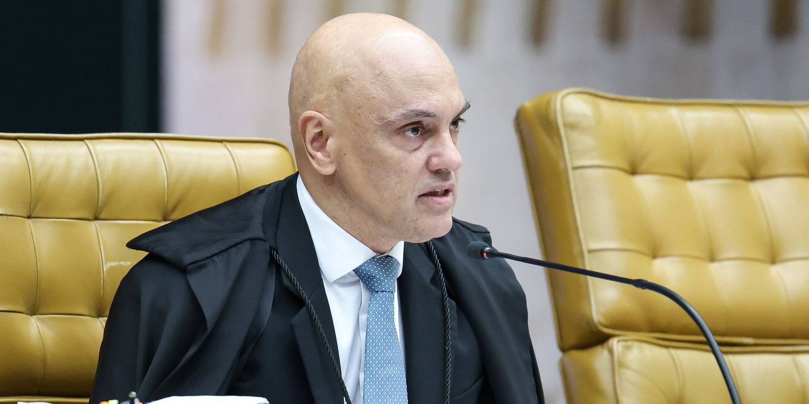 Alexandre de Moraes decreta prisão do ex-deputado Eduardo Bolsonaro