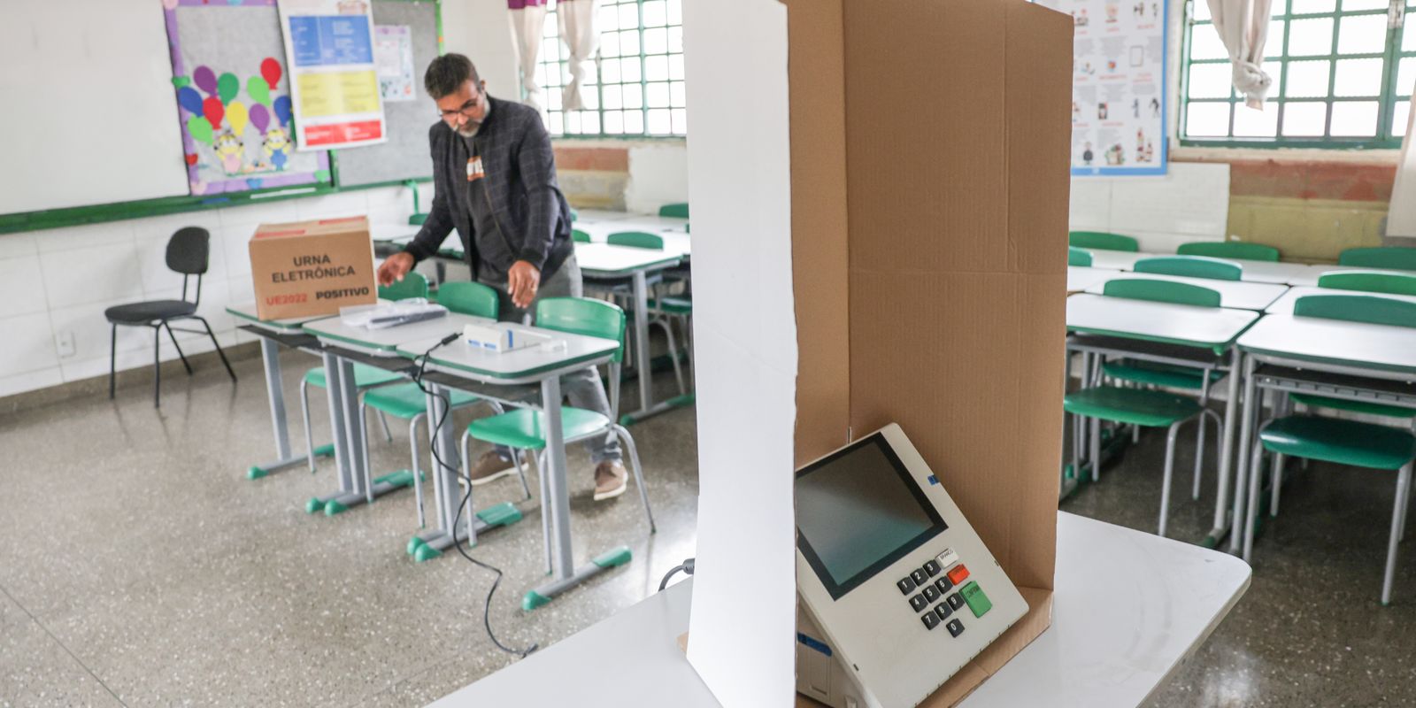 TRE-SP substitui 32 urnas eletrônicas no início da votação deste domingo