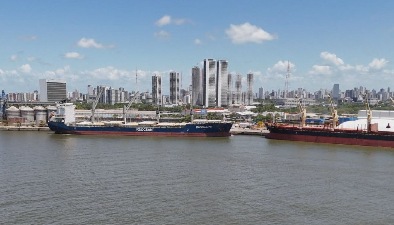 Pescadores apontam prejuízos na dragagem do Porto do Recife e MPF investiga