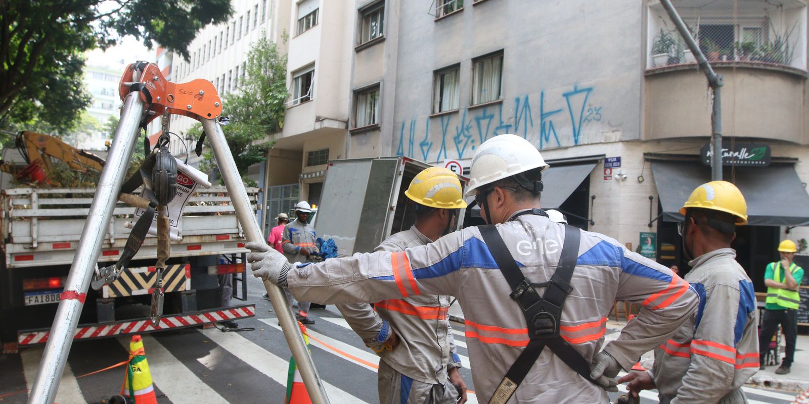 Procon paulistano multa enel em milhões por apagões em São Paulo