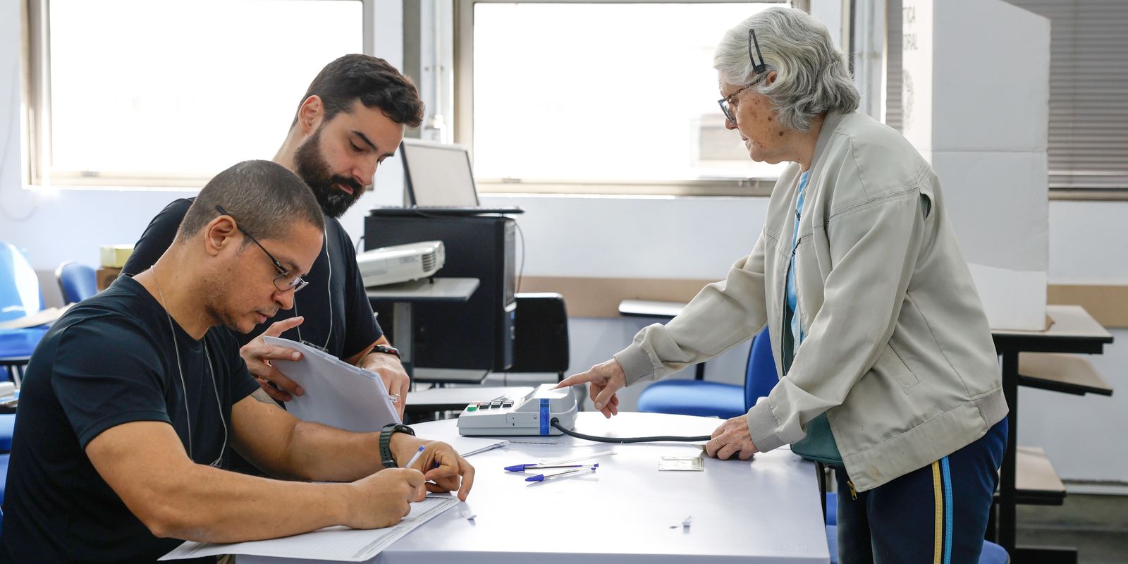 TRE-SP substitui 251 urnas eletrônicas durante o primeiro turno