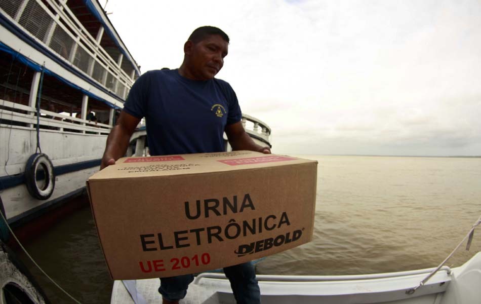 TRE-PA inicia distribuição de urnas eletrônicas para o segundo turno