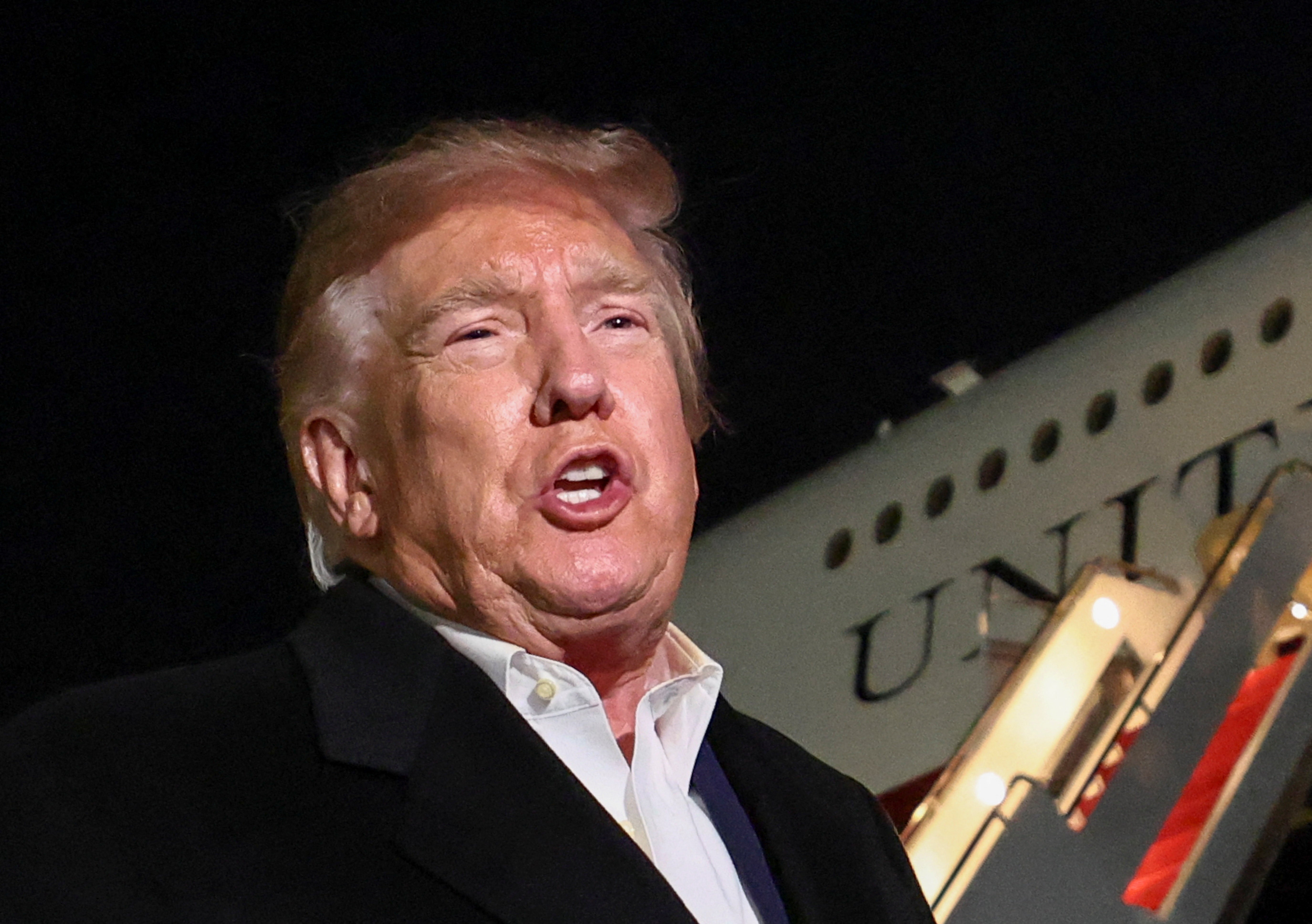 Trump declara apoio à viagem de Flávio Bolsonaro aos EUA após decisão do STF