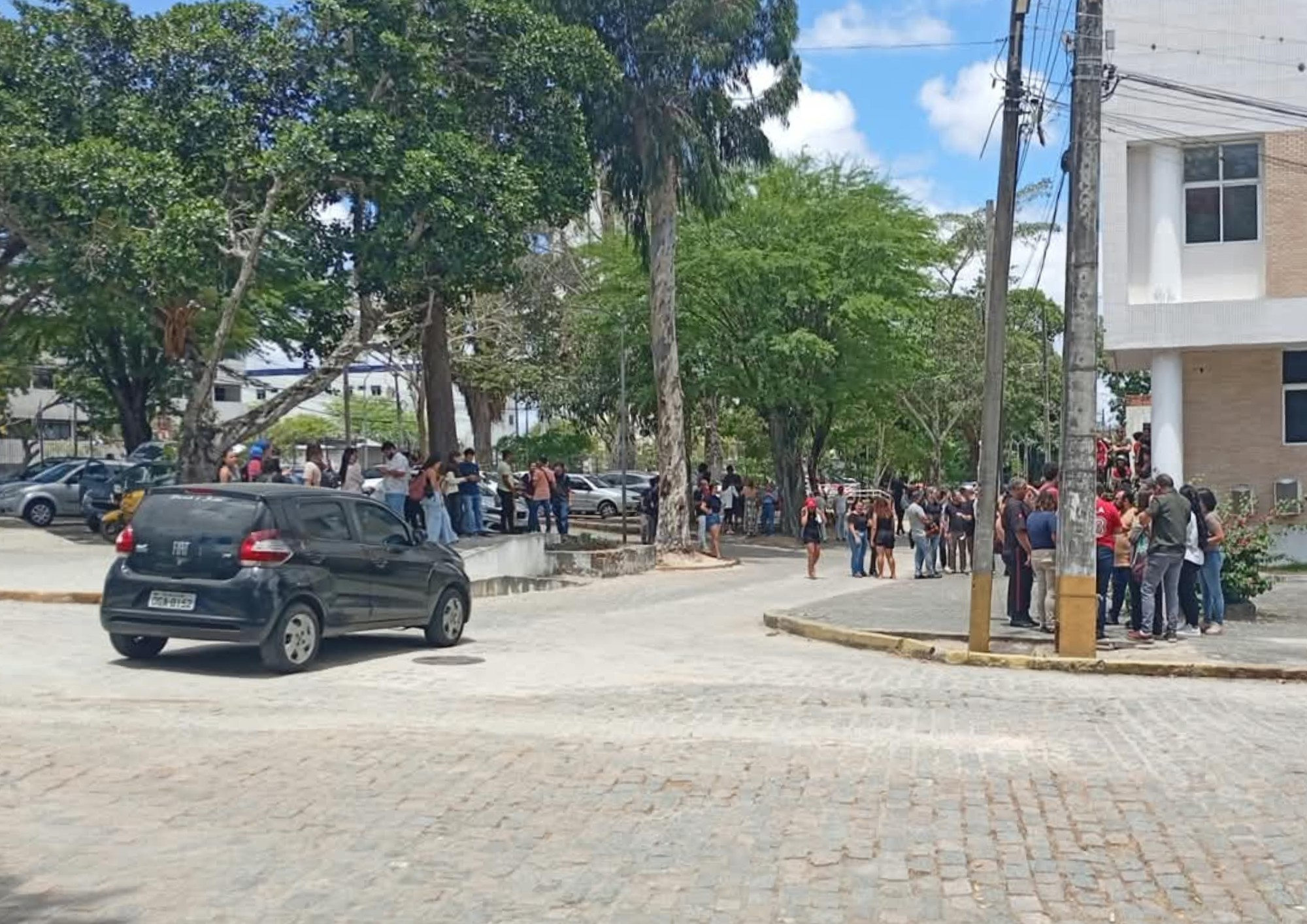 Após tumulto e prisões, reitoria amplia segurança na UFCG