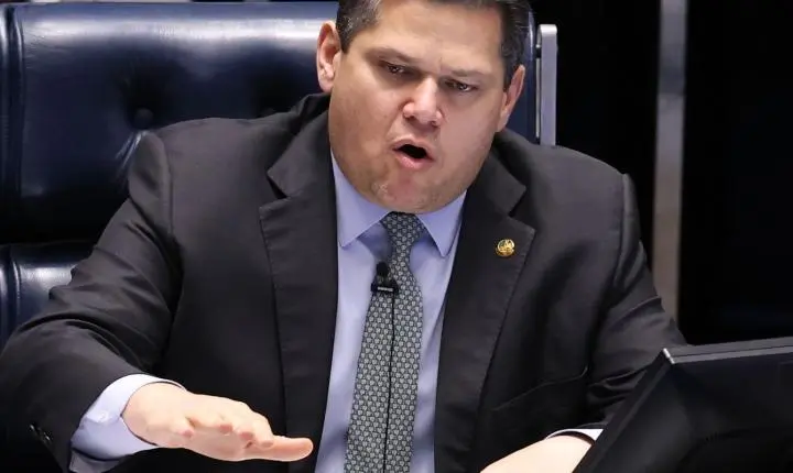 Davi Alcolumbre vai promulgar fim da escala 6x1 nesta sexta-feira
