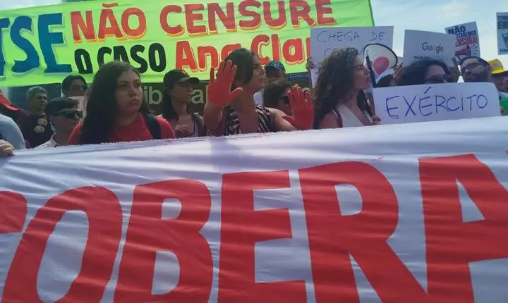 Protesto em Brasília contesta decisão de André Mendonça no TSE