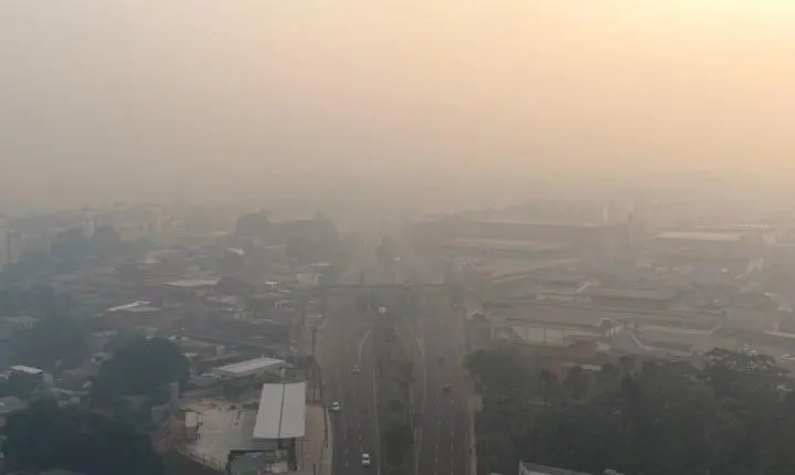 Qualidade do ar em Manaus atinge níveis críticos com avanço da fumaça