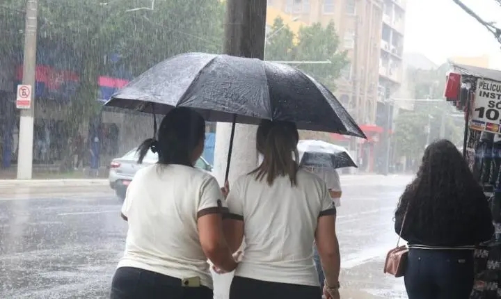 Defesa Civil emite estado de atenção para temporais na Baixada Santista