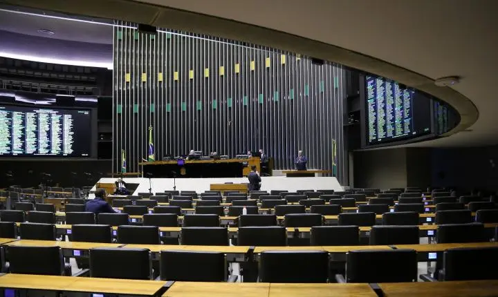 Veja quem são os deputados veteranos do Ceará que perderam a eleição