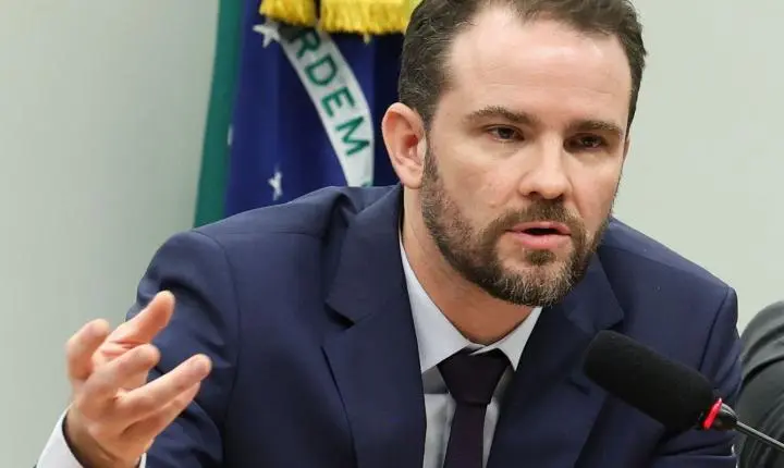 Dario durigan prevê envio de medida provisória do imposto seletivo pós-eleições