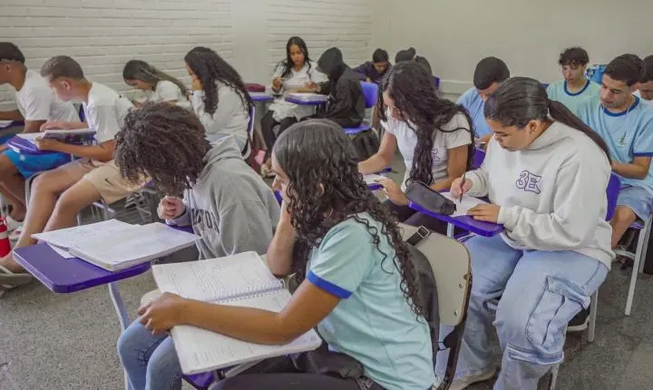 Estudantes de escolas públicas exigem melhorias na educação do país