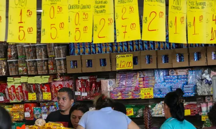 Governo planeja linhas de crédito para empresas após fim da jornada 6x1