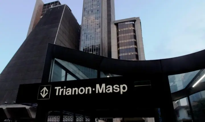 Metrô de São Paulo fecha estação Trianon-Masp durante ato na Avenida Paulista
