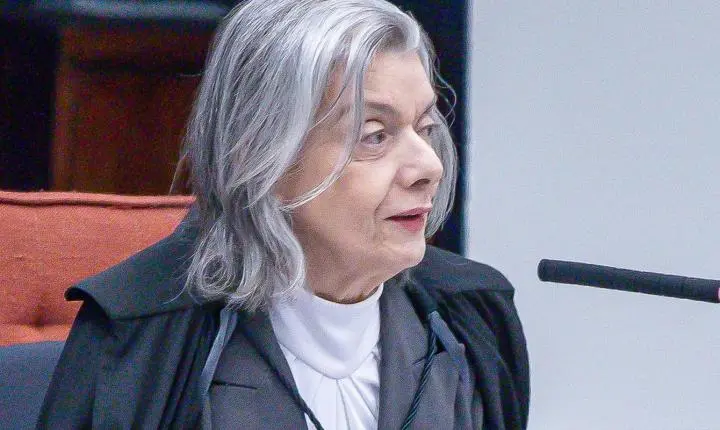 Cármen Lúcia rejeita ação sobre transporte interestadual no stf
