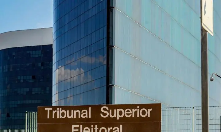 TSE proíbe suspensão do canal Exército do Lula em nova decisão