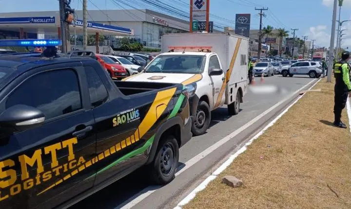 Acidente de trânsito na Avenida dos Holandeses deixa motociclista morto