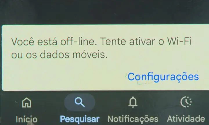 Moradores do rio de janeiro relatam controle do tráfico sobre a internet