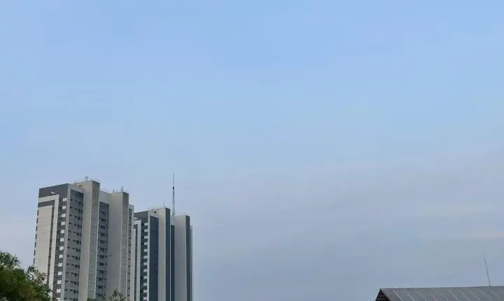 Fumaça em Manaus retorna e capital registra pior qualidade do ar no país