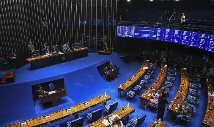 Senado aprova proposta sobre o fim da escala 6x1 em votação histórica