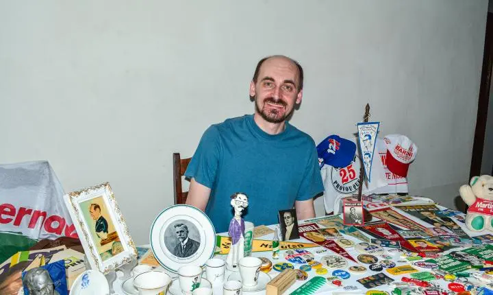 Historiador reúne relíquias eleitorais com mais de quatro mil itens do Brasil