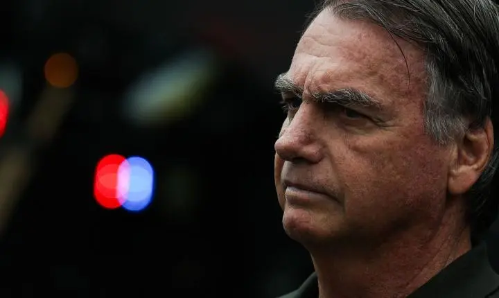 PGR emite parecer favorável para visitas de Flávio Bolsonaro ao pai