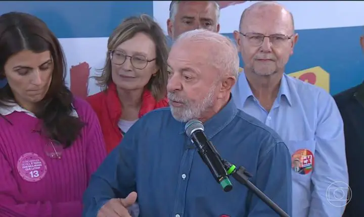 Lula faz campanha no Rio Grande do Sul e promete perdão de dívidas dos MEIs