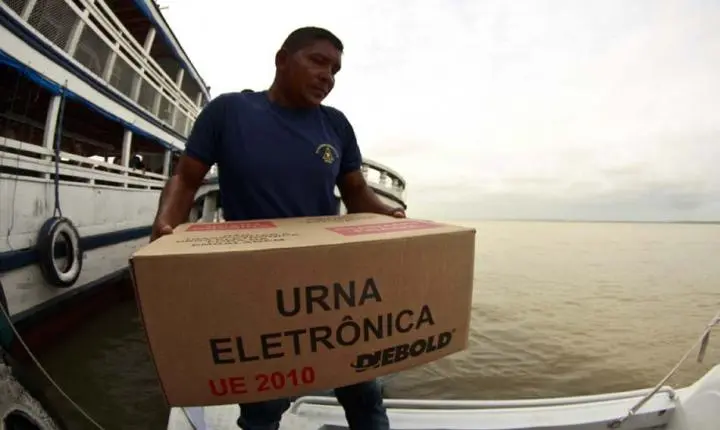 TRE-PA inicia distribuição de urnas eletrônicas para o segundo turno