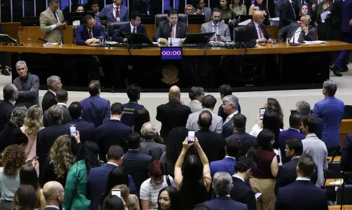Davi Alcolumbre marca votação da PEC da escala 6x1 para quarta-feira no Senado