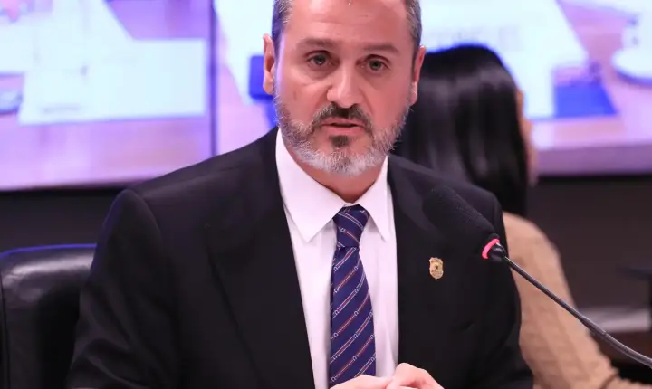 PGR posiciona-se contra afastamento do diretor-geral da PF